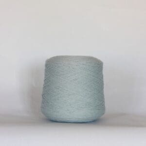 cone-merinos-darles-fil-peigne-bleu-givre