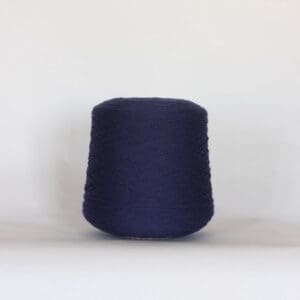 cone-laine-francaise--merinos-darles-fil-peigne-bleu-violet-nuit