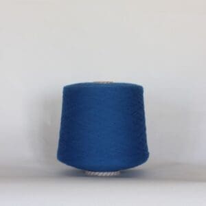cone-laine-merinos-laine-francaise-merinos-darles-fil-peigne-bleu-electricite