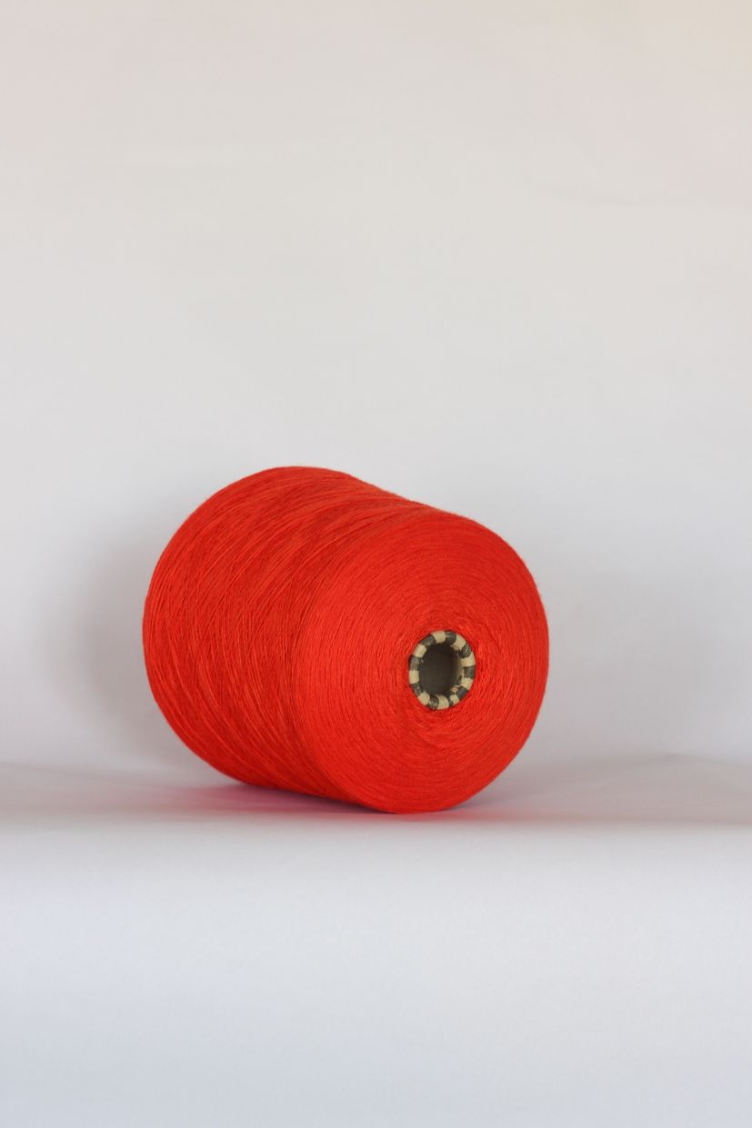 cone-laine-peignee-laine-francaise-merinos-darles-fil-peigne-rouge-coquelicot