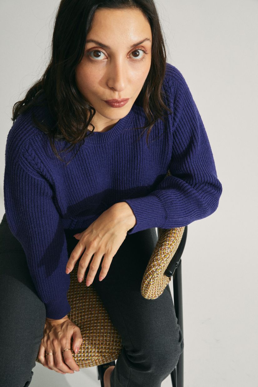 pull-femme-laine-merinos-bleu-marine-manches-longues-col-rond-maille-souple-losanges-torsades-cotes-perlees-hiver-auran