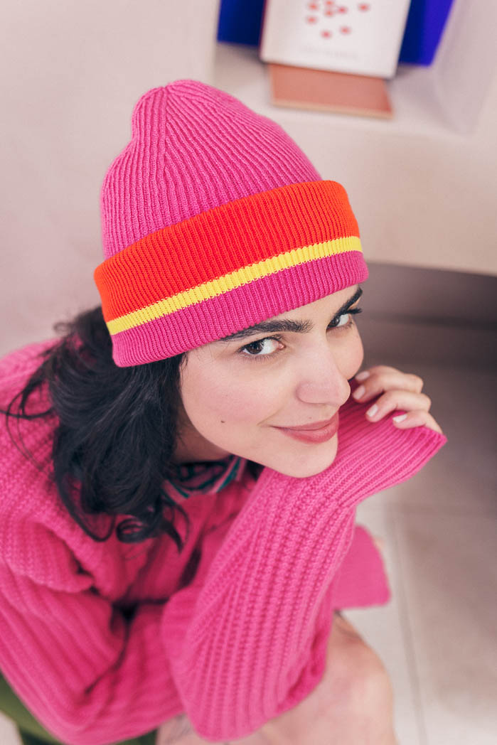 bonnet-joe-multicolore-rose-portee-buste-chandam